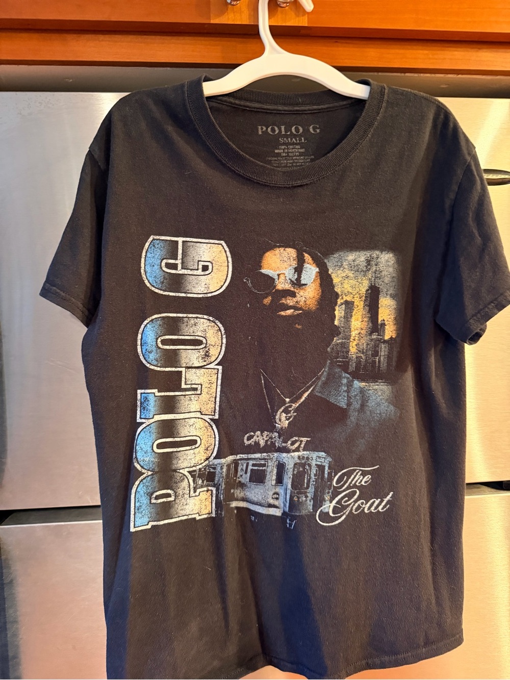 Group of 8 men’s small graphic tees, all in excellent condition. - Picture 8 of 12